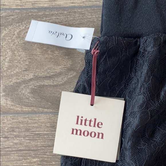 Aritzia Little Moon black lace skirt....absolutely stunning 😍 - Picture 2 of 6